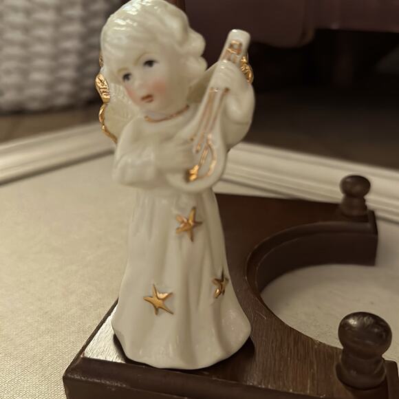Vintage Ivory porcelain little angel girl with gold stars and a lyre - Picture 2 of 7